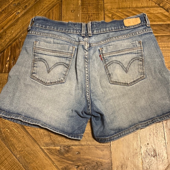 Levi’s vintage jean shorts size 6